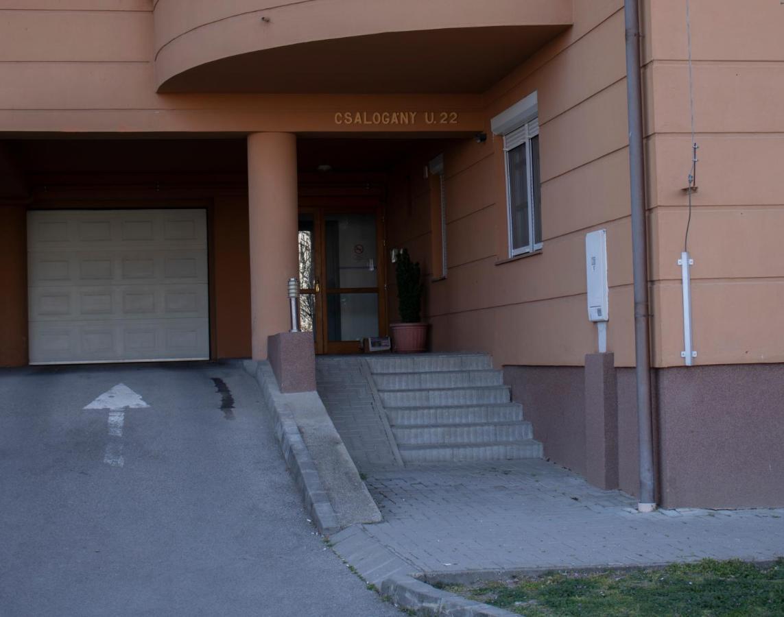 Ferienwohnung Csalogany Apartman Szekszárd Exterior foto